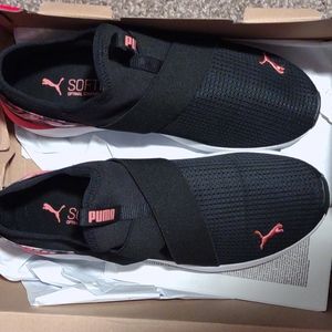 Womens Puma growl slip on, size 11, pink and black.